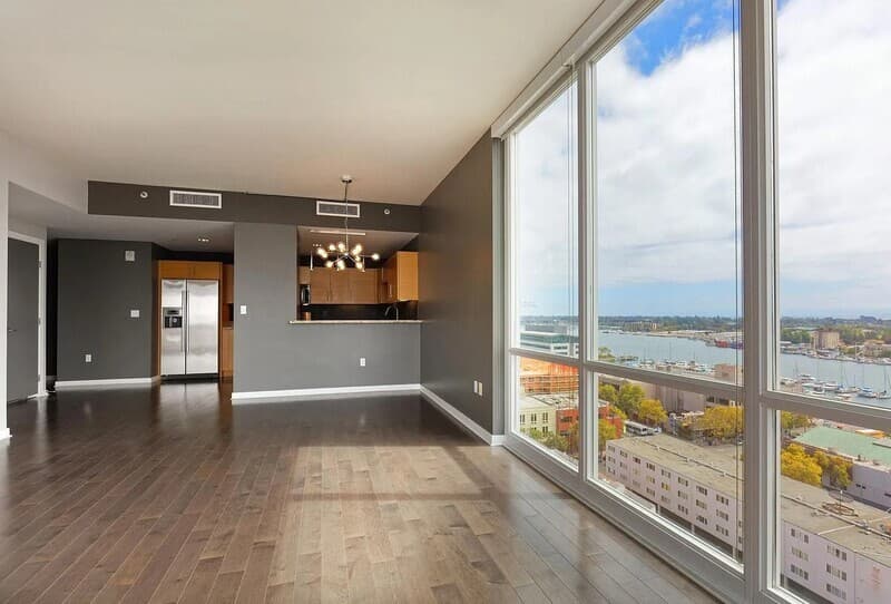 Oakland Condo: 222 Broadway St