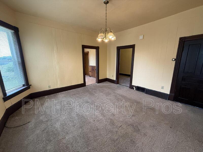 Milwaukee Condo: 2441 N Dr. William Finlayson St (Upper)