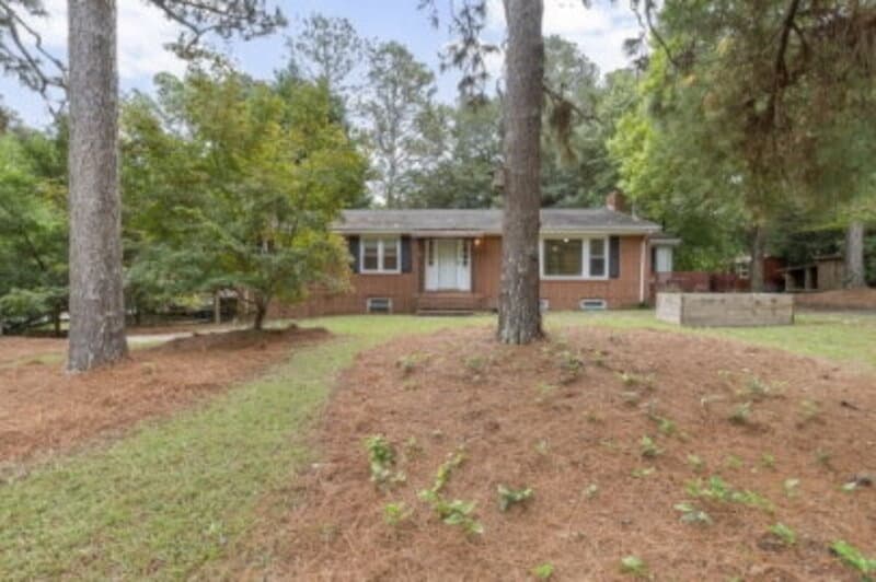 Southern Pines Condo: 555 North Leak Street