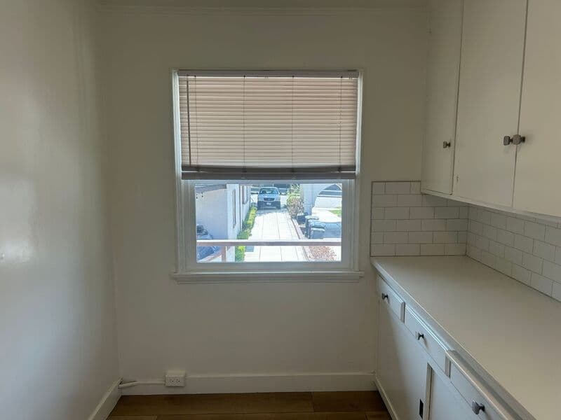Glendale House: 1235-1237 Virginia Ave