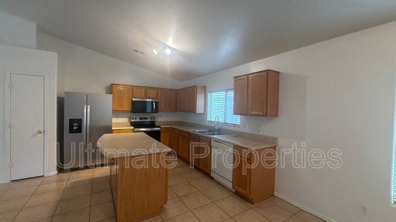 Glendale House: 7145 W Maryland Ave