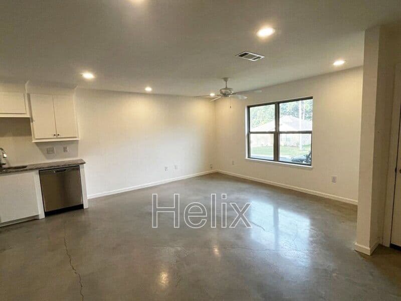 Pearl House: 246 Skylane Dr.