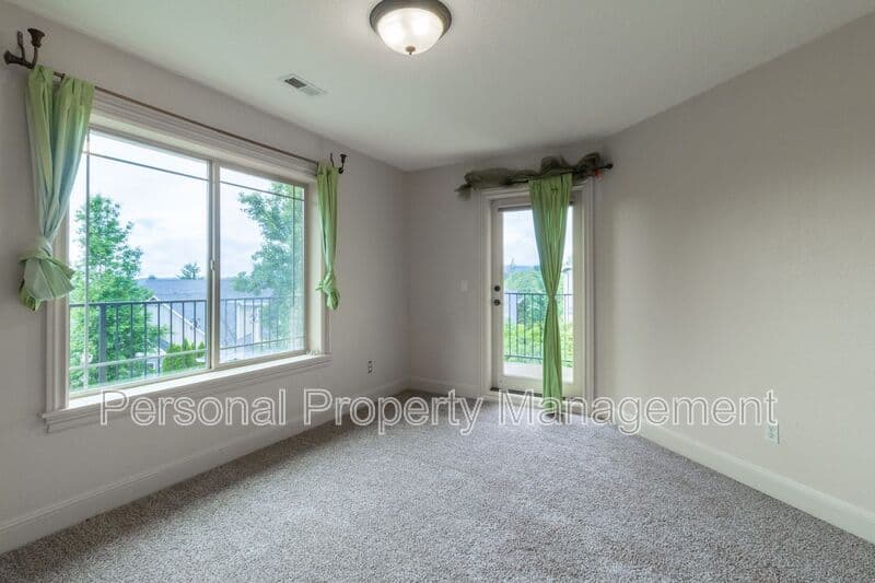 Washougal House: 4164 Forest View Drive