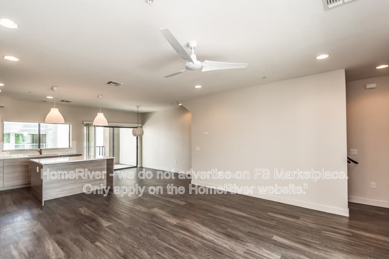 Tempe Townhome: 1000 W 5th St