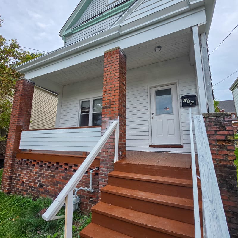 Pittsburgh House: 110 Kirk Avenue