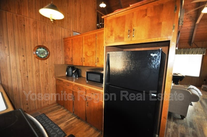 Groveland House: 20415 Pine Mountain Drive