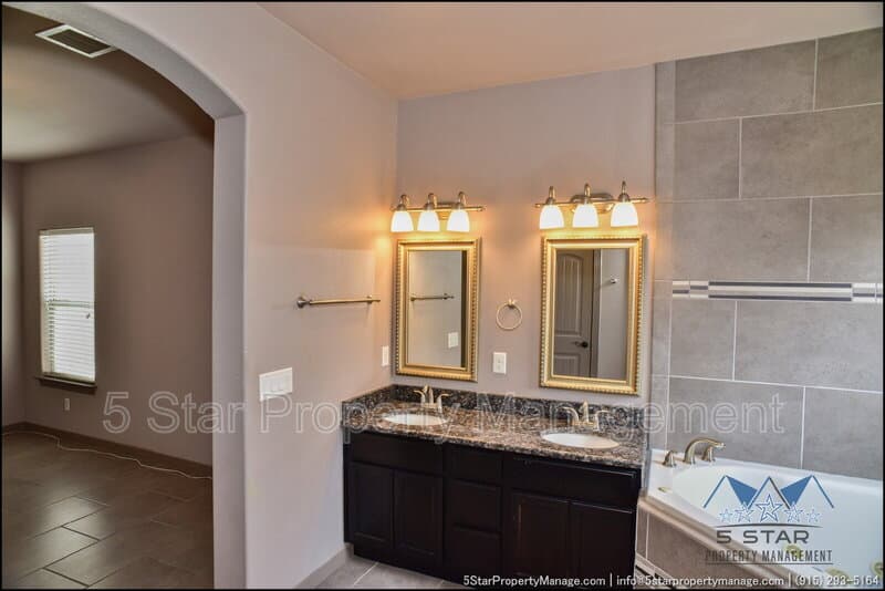 El Paso House: 14373 High Rock Drive !!