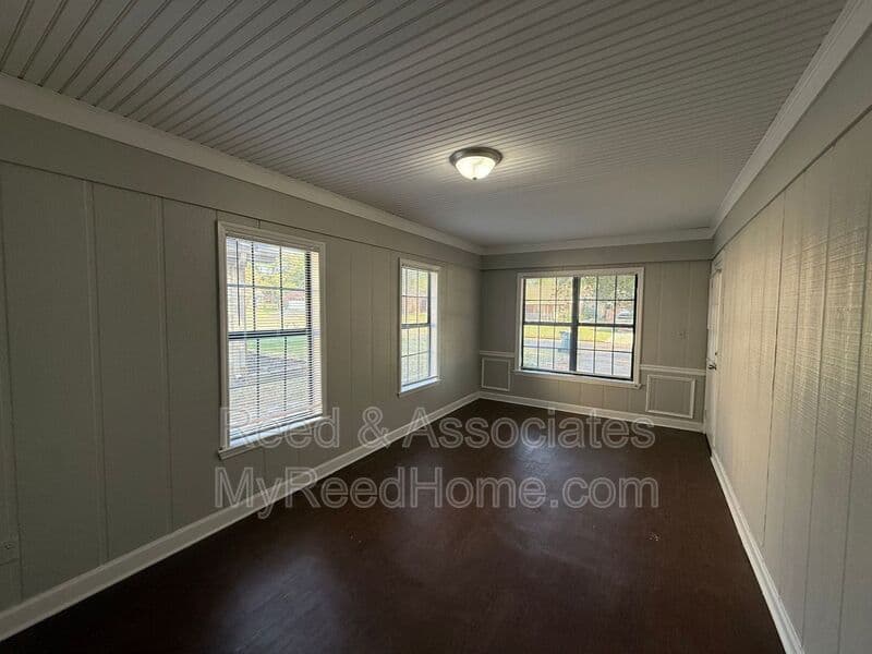 Southaven House: 892 Oaklawn Place