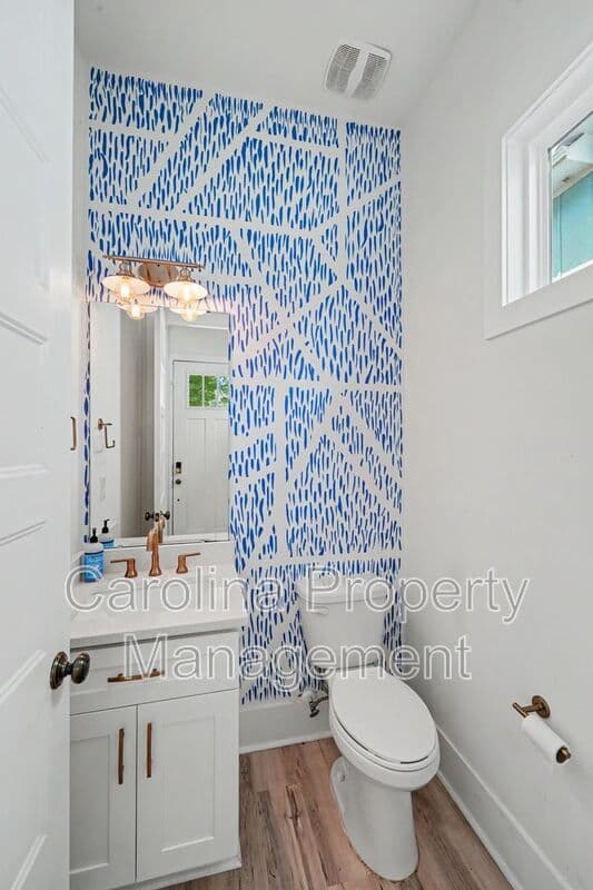 Charlotte House: 1521 Walton Rd