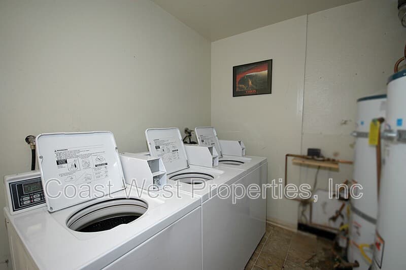 Carlsbad Apartment: 342 Juniper Ave