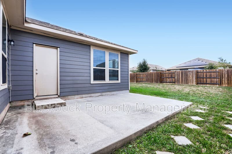Leander House: 345 Ancellotta Way