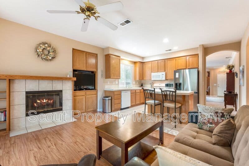Temecula House: 30911 Putter Circle