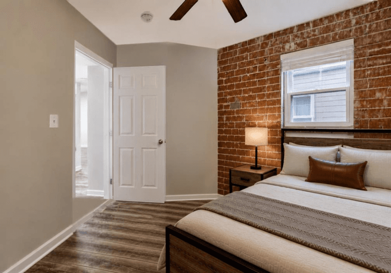 Atlanta House: 221 Lampkin Street