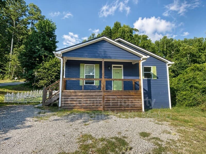 Cumming House: 5390 Valley Drive