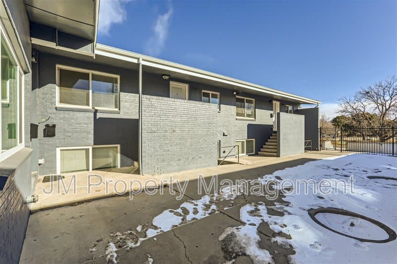 Aurora Condo: 1679 Joliet Street