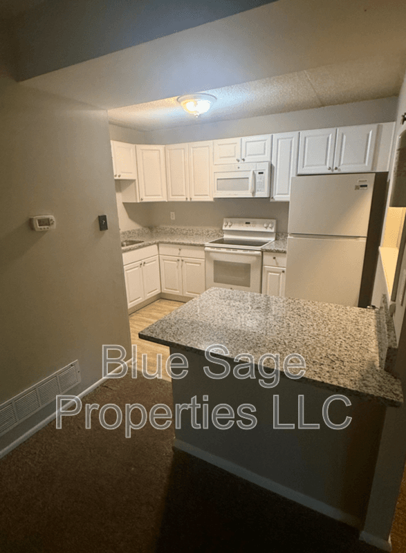Wallingford Condo: 768 Putnam Blvd. A