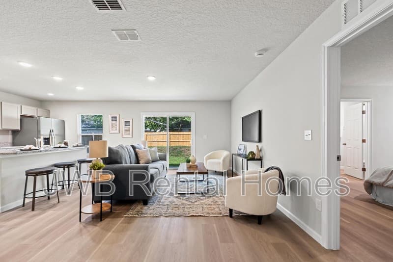 Jacksonville House: 9221 8th Ave