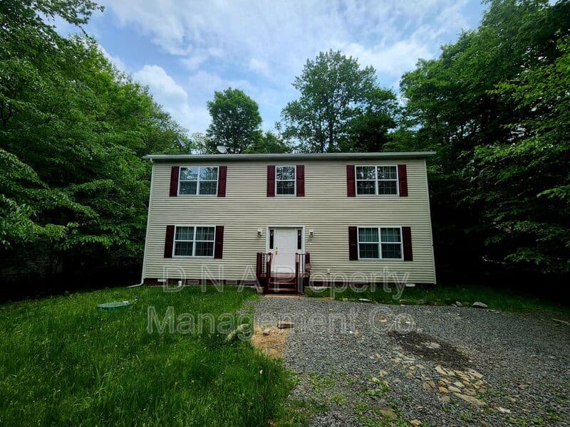 Tobyhanna House: 9421 Juniper Dr (J007)