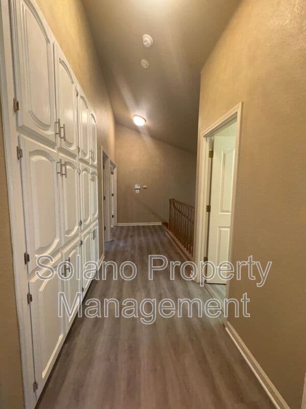 Fairfield House: 3426 Glen Ellen Dr