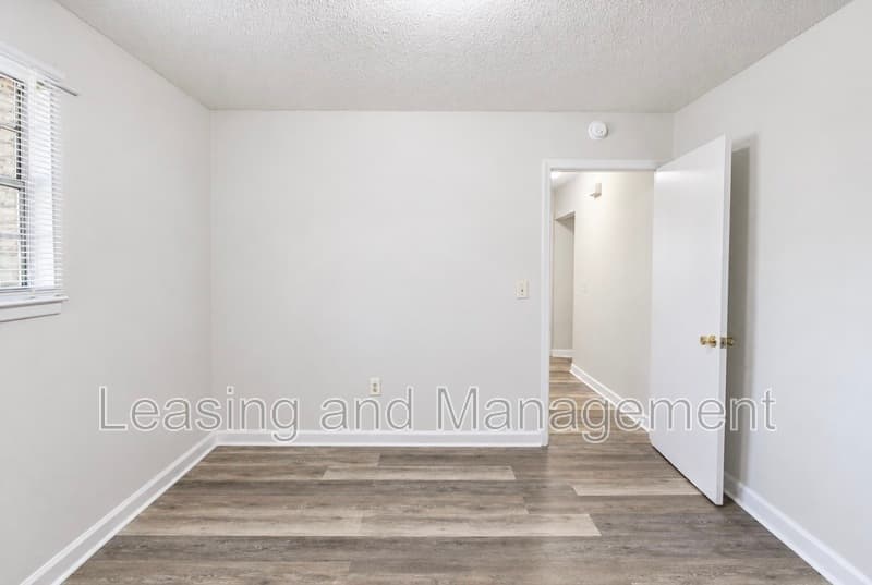 Charleston Condo: 1611 Jessamine Road