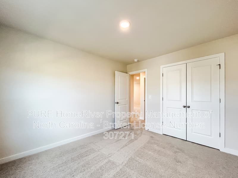 Hickory House: 2943 31st St NE