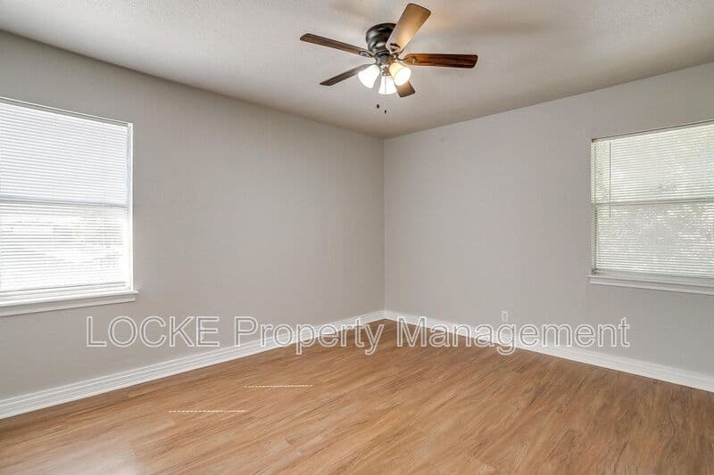 Fort Worth House: 3421 South University Drive