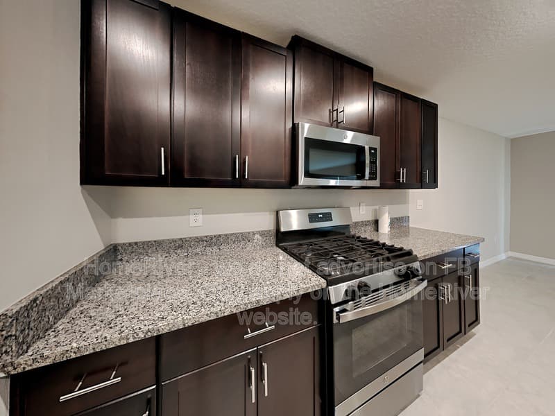 Riverview House: 10318 Scarlett Skimmer Dr