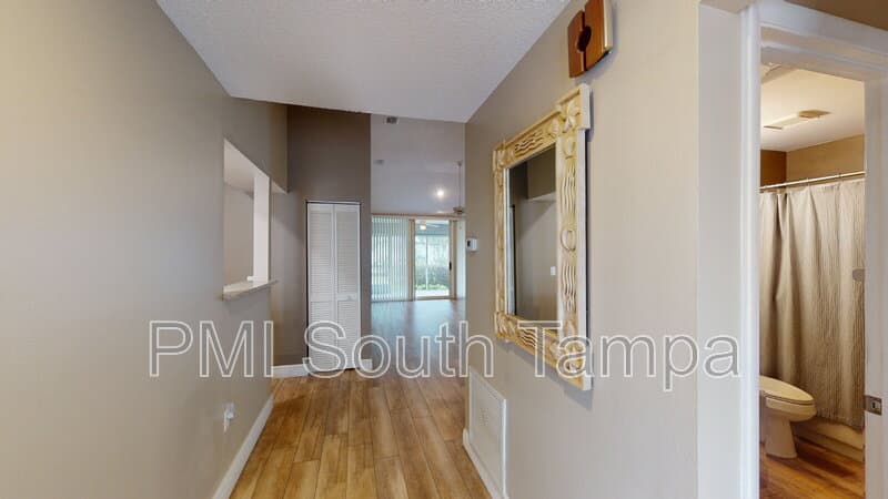 Bradenton House: 3506 52nd Ave W