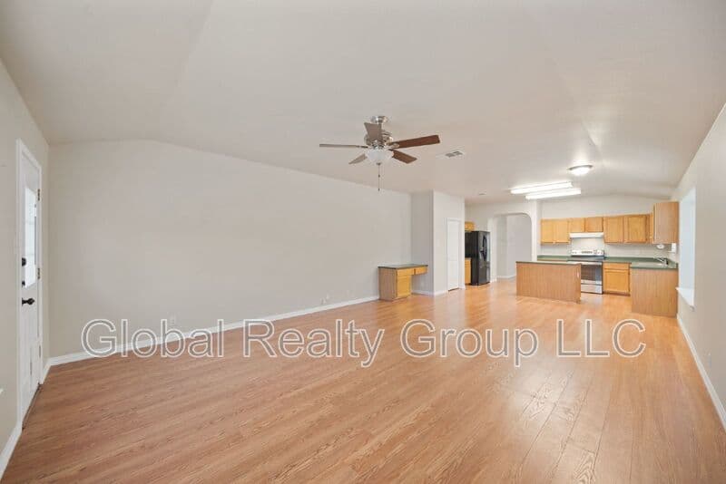 Schertz House: 3625 Diamond Falls