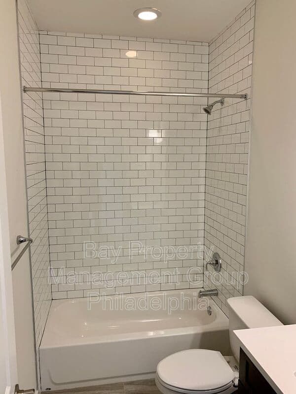 Philadelphia House: 2108 Kensington Walk