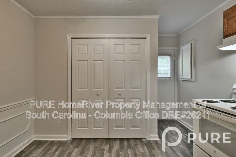 Columbia House: 1017 Rockymount Rd
