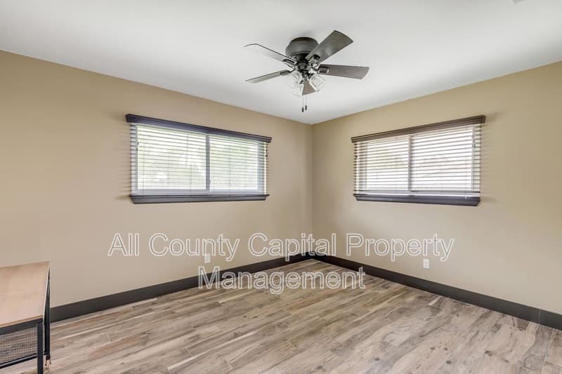 San Marcos House: 112 W Mimosa Cir