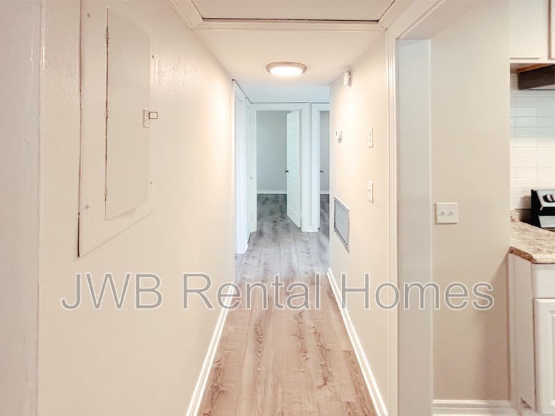 Jacksonville House: 3015 Southside Blvd