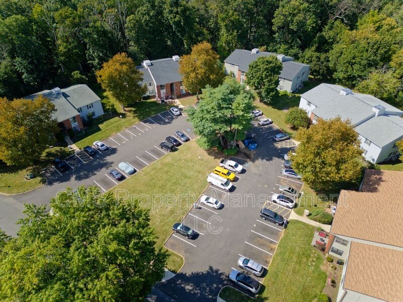 Freehold Condo: 19-7 Augusta Ct