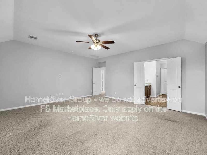 Houston House: 10311 Urban Oak Trl