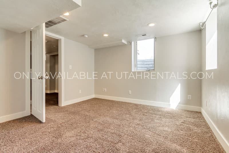 American Fork House: 411 W Main St