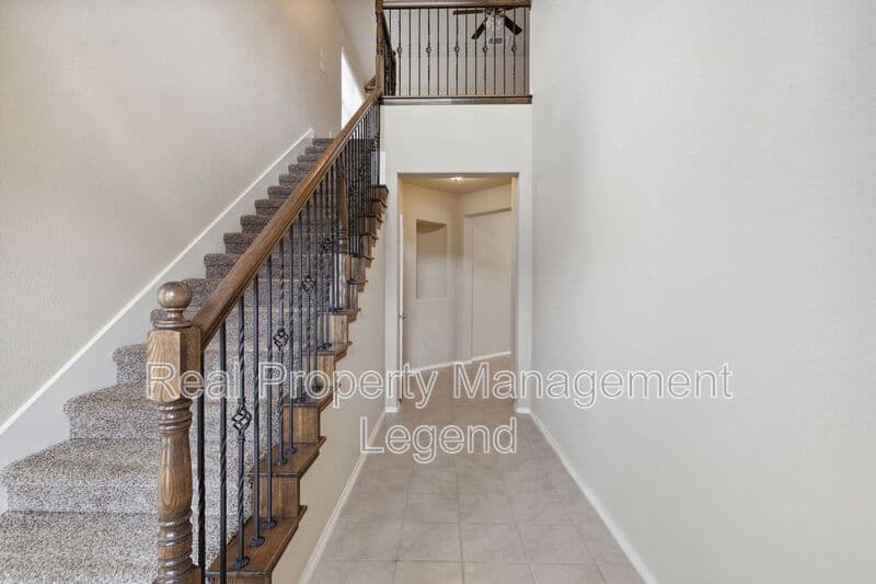 McKinney House: 812 Gray Fox Drive