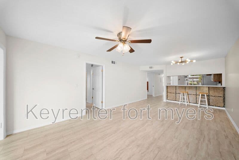 Fort Myers House: 14503 Lakewood Trace CT