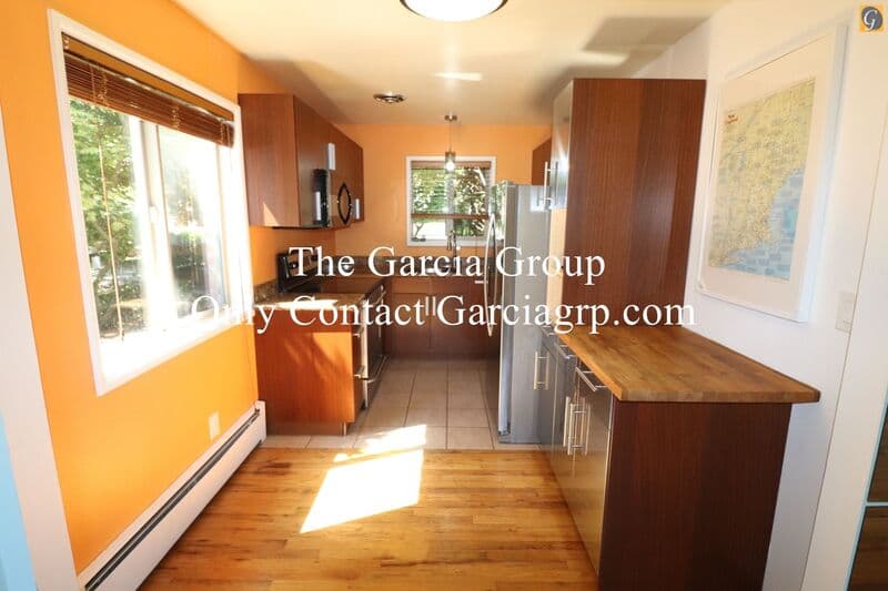 Portland Condo: 908 SW Gaines St
