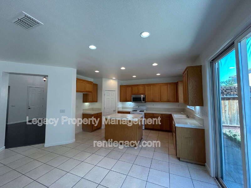 Fairfield House: 5085 Lockie Ln