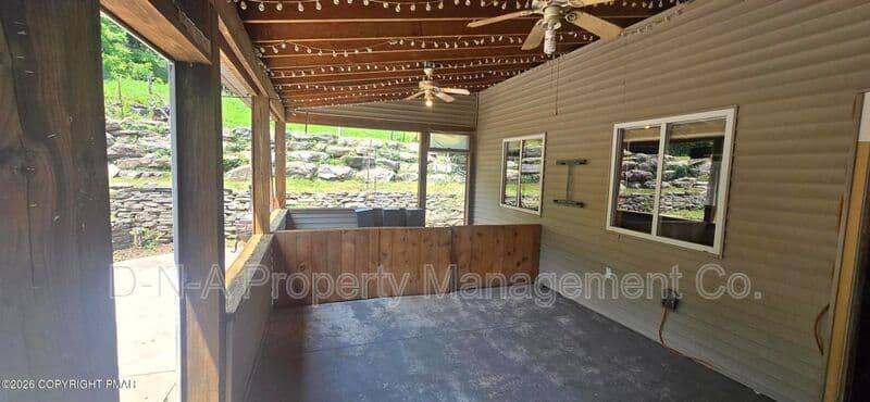 East Stroudsburg House: 135 Little Creek Lane