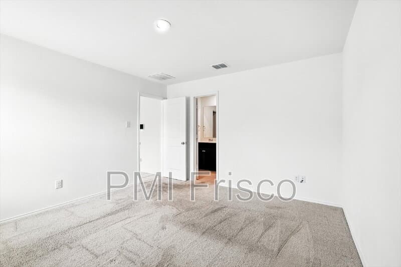 Hutchins House: 1653 Bluffview Dr