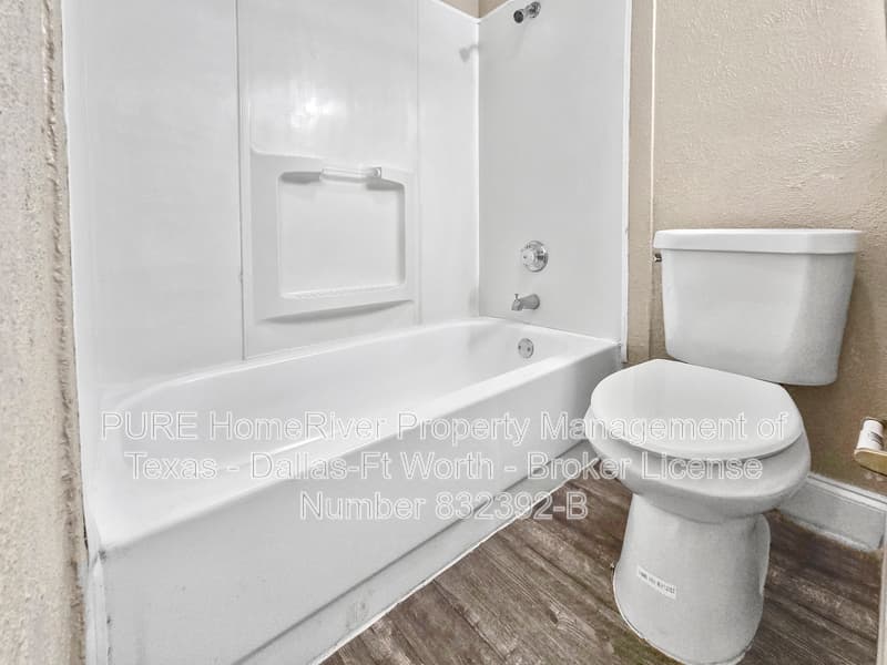 Rowlett House: 2713 Stanford St