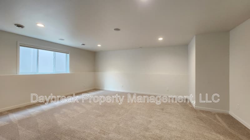 Fargo House: 2584 66th Avenue South