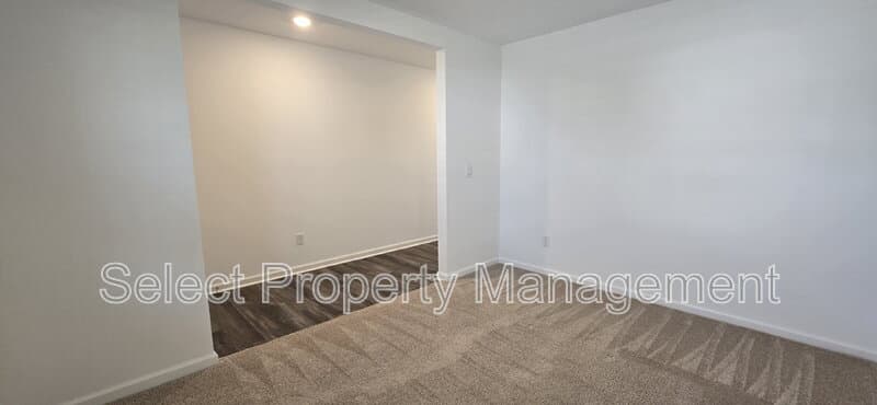 Fort Wayne House: 1396 Livingston Lakes Way