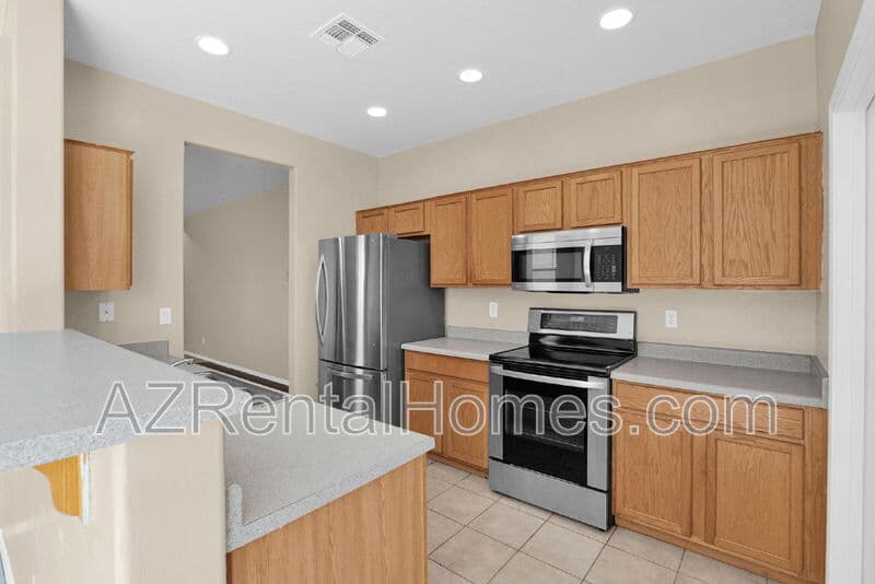 Laveen House: 6308 South 69th Glen