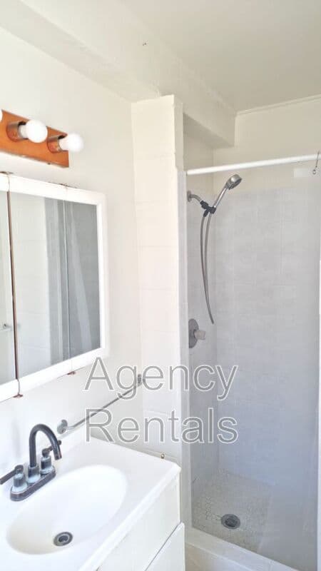 Honolulu Condo: 927 Spencer Street