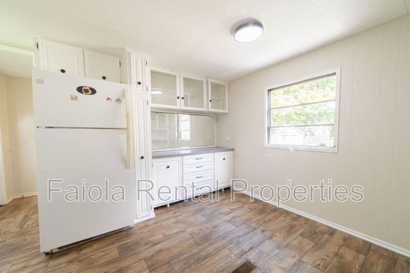 Franklinville House: 36 Hale Avenue