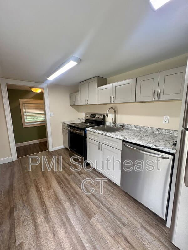 Groton Condo: 12 Fort Hill Road