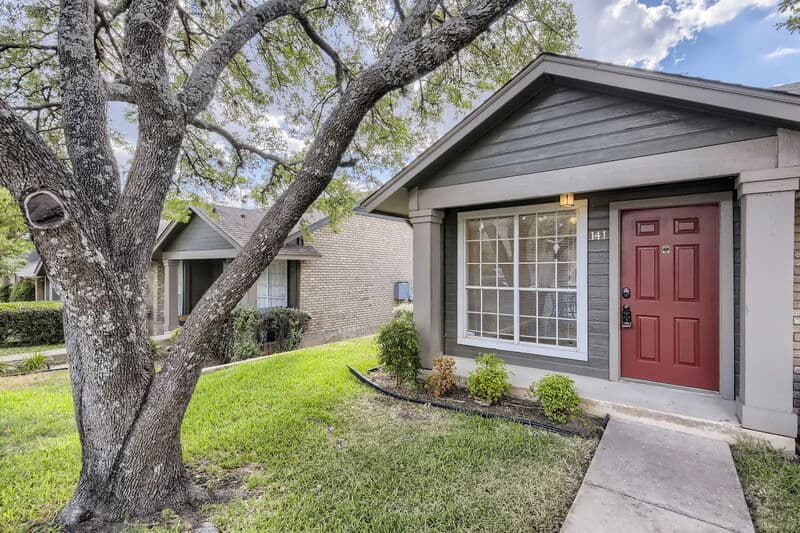 Austin Condo: 1015 E Yager Ln